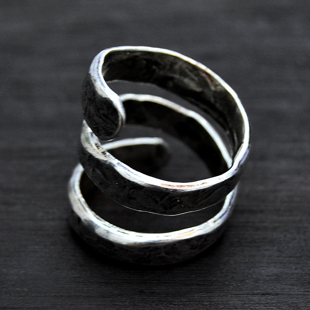Hammered spiral ring