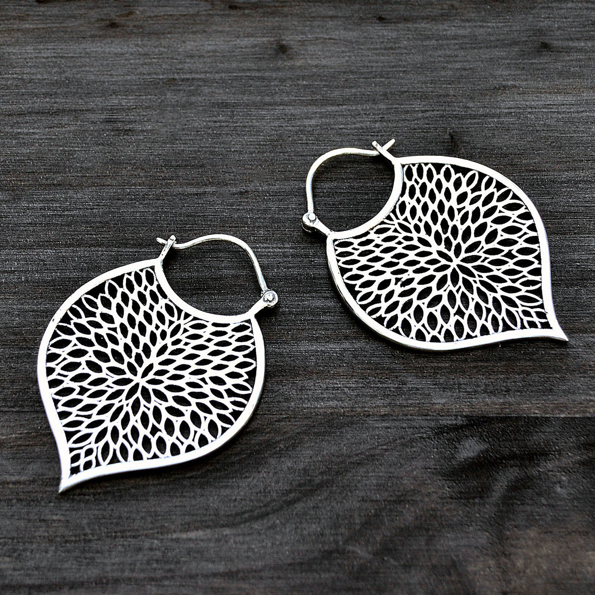Leaf ethnic earrings