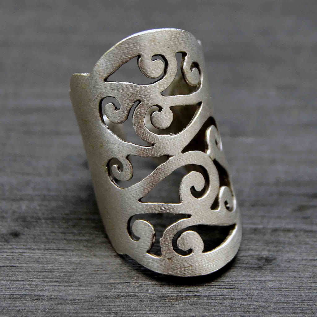 Spiral carved ring