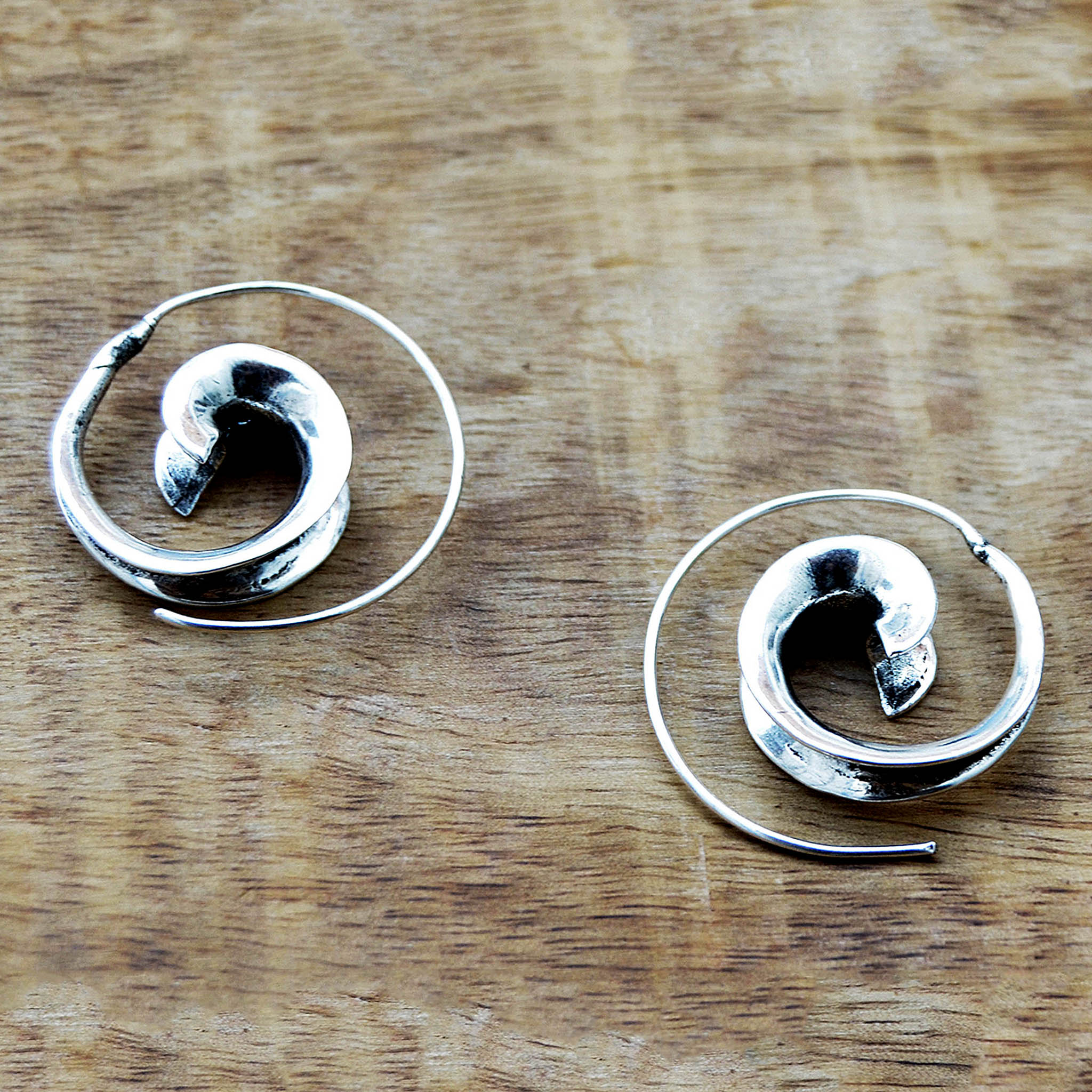 Spiral earrings silver