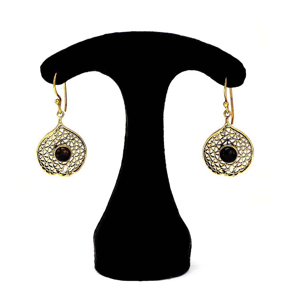 Dangle earrings with black stone