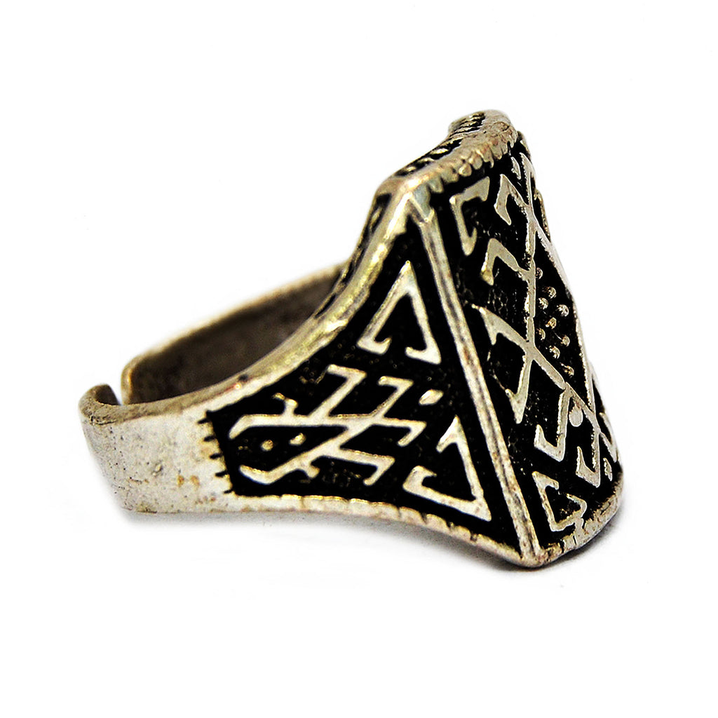 Silver celtic ring
