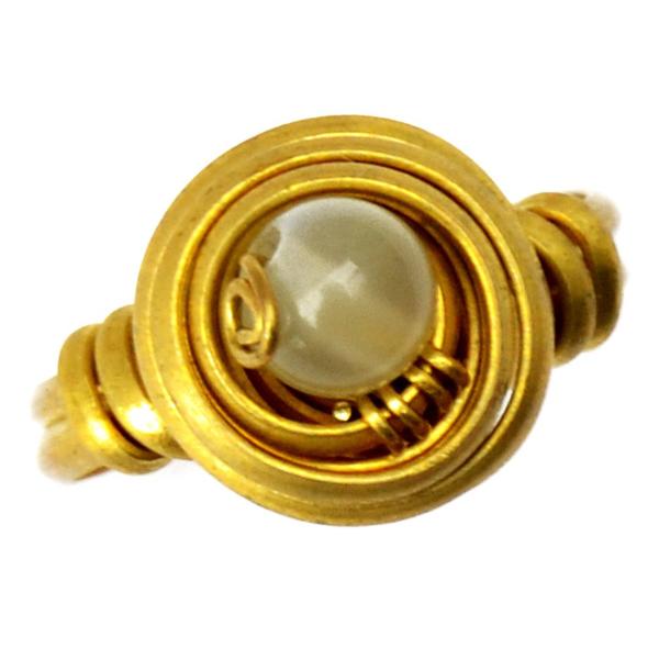 Toe ring with stone