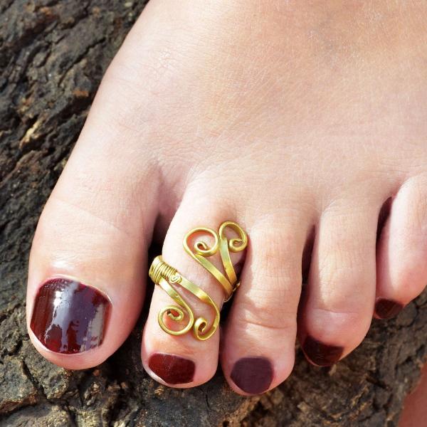 Brass spiral toe ring