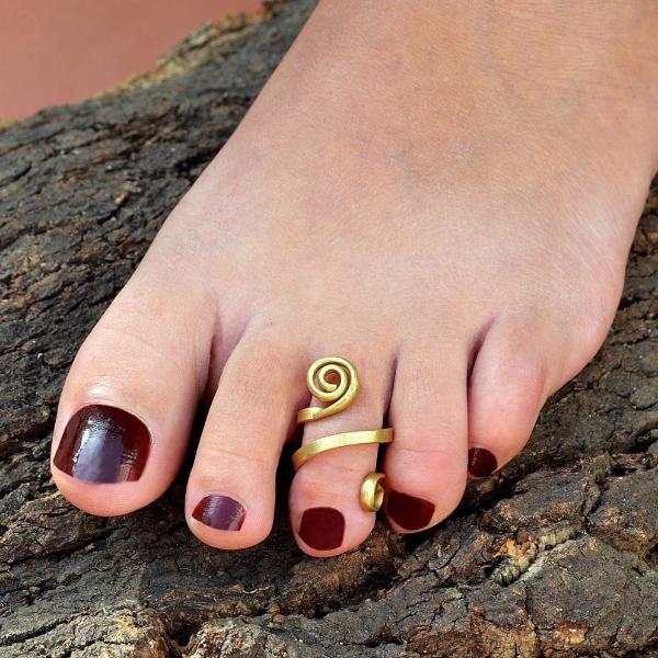 Brass toe ring